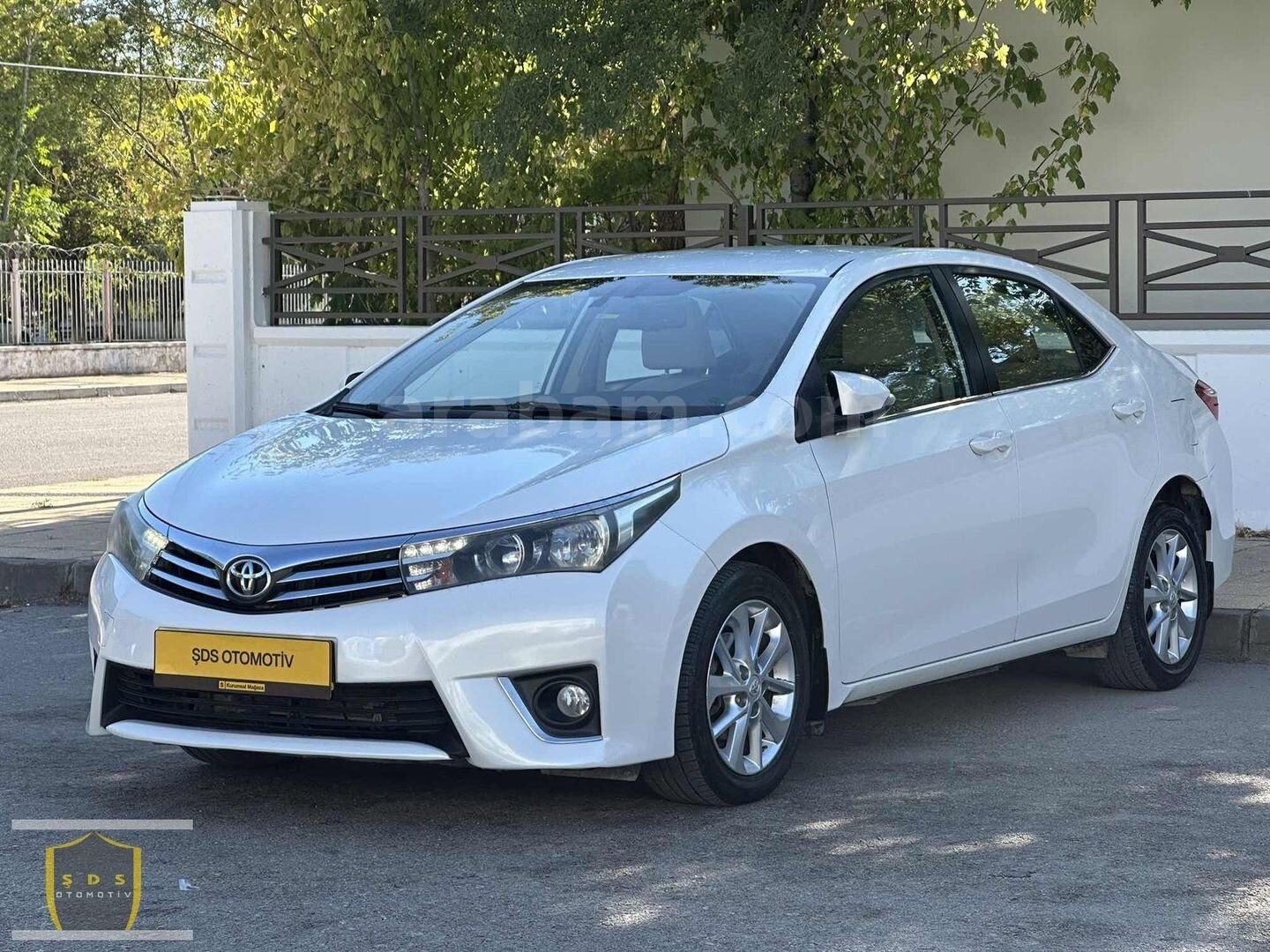 Galeriden Toyota Corolla 1.4 D-4D Advance 2015 Model Aksaray 155.000 km Beyaz 3