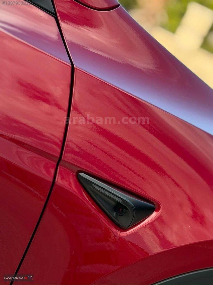 Galeriden Tesla Model Y Premium (Juniper) 2025 Model Antalya 11.000 km Bordo 4
