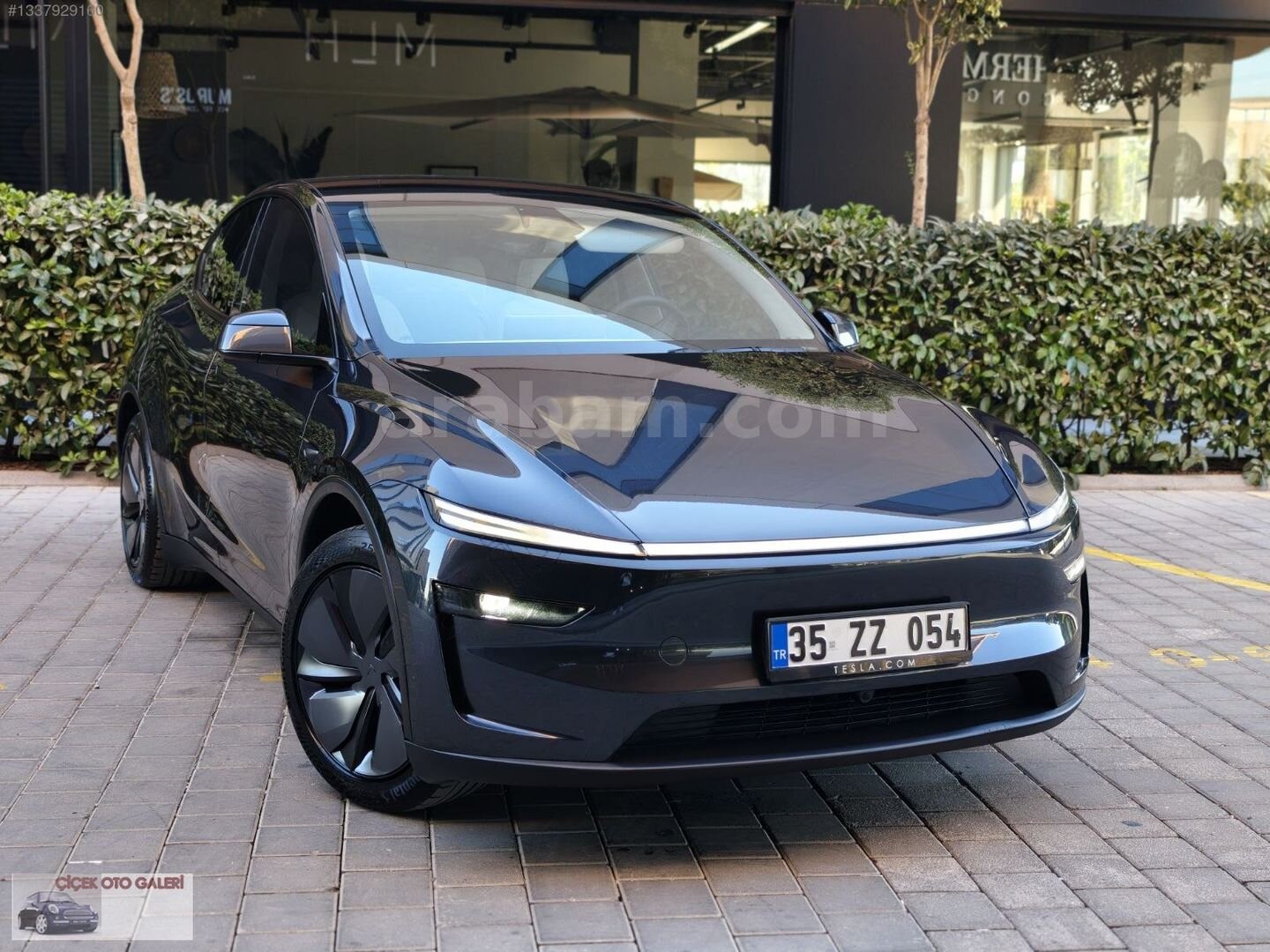 Galeriden Tesla Model Y Premium (Juniper) 2025 Model İzmir 28.000 km Siyah 5