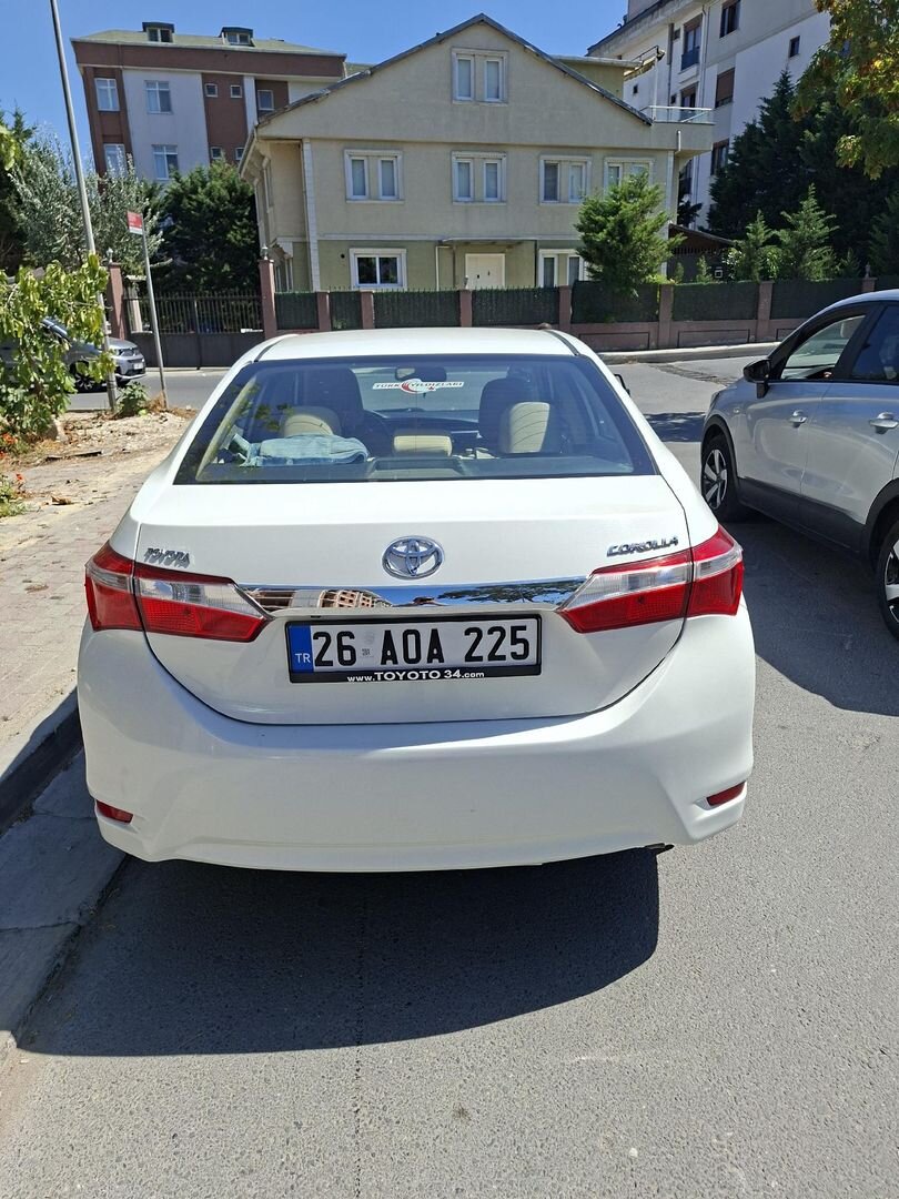 Sahibinden Toyota Corolla 1.4 D-4D Advance 2015 Model İstanbul 408.000 km Beyaz 6