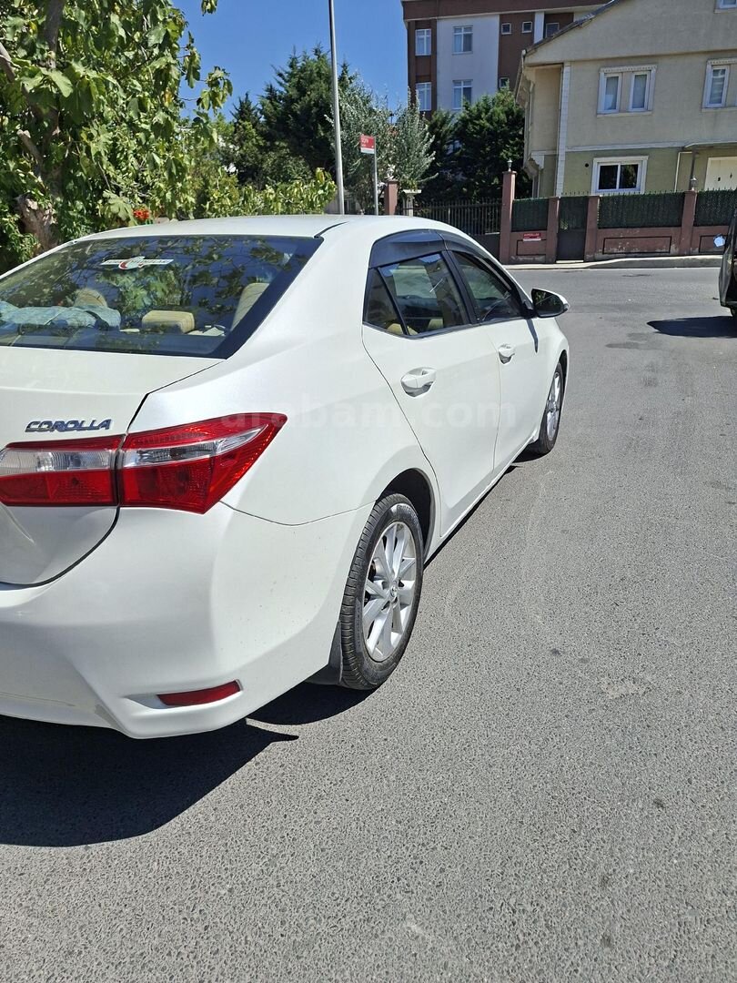 Sahibinden Toyota Corolla 1.4 D-4D Advance 2015 Model İstanbul 408.000 km Beyaz 4