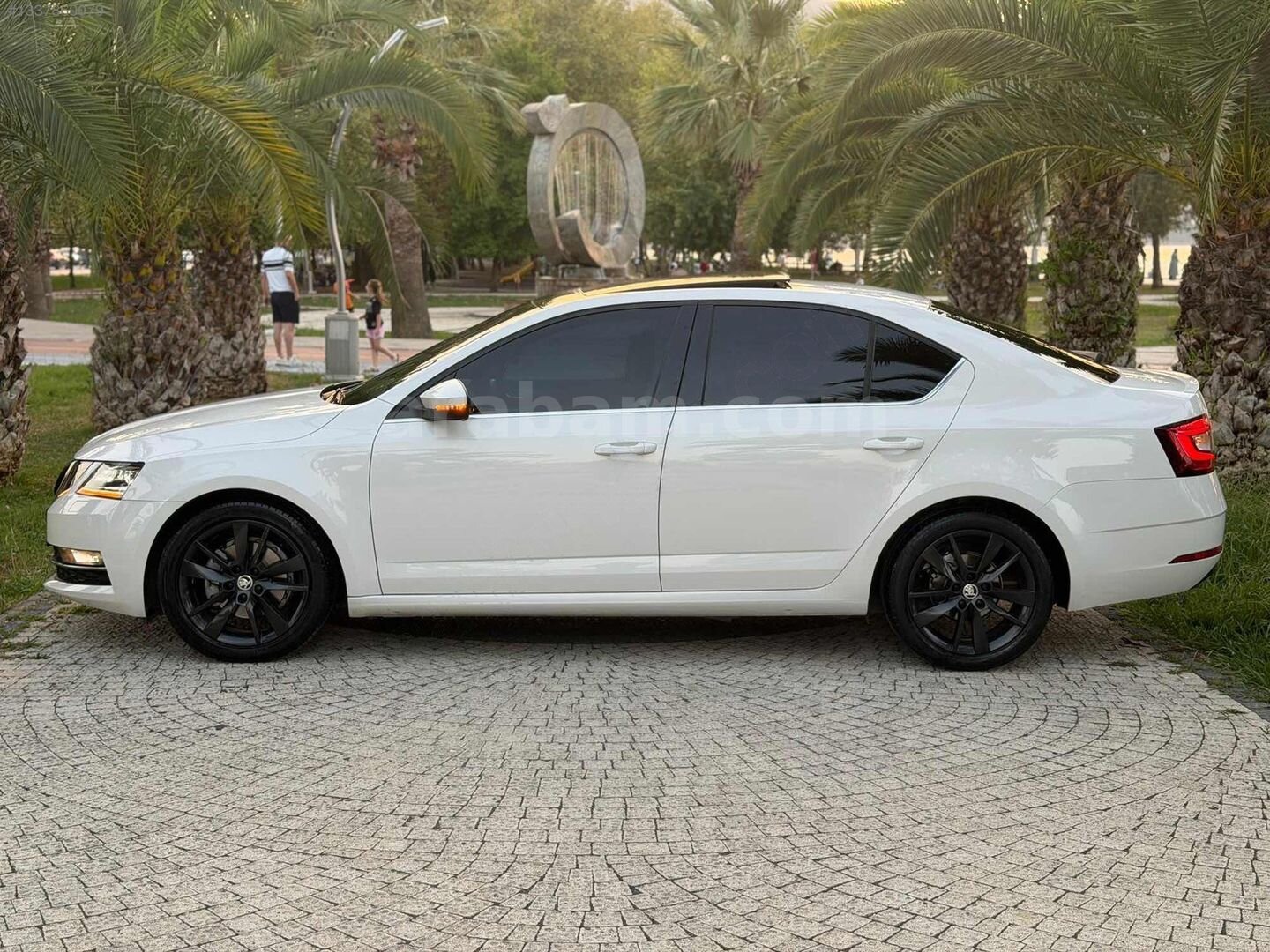 2017 HATASIZ SKODA OCTAVİA 1.4 TSI SPORT CAM TAVAN OTOMATİK 5