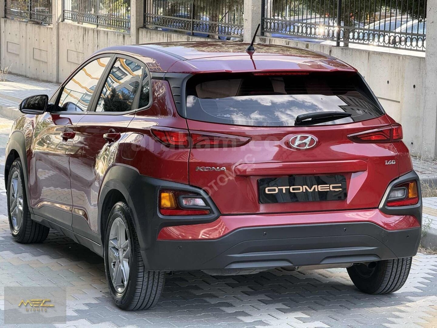 Galeriden Hyundai Kona 1.6 CRDI Style 2020 Model Ankara 165.000 km Kırmızı 4