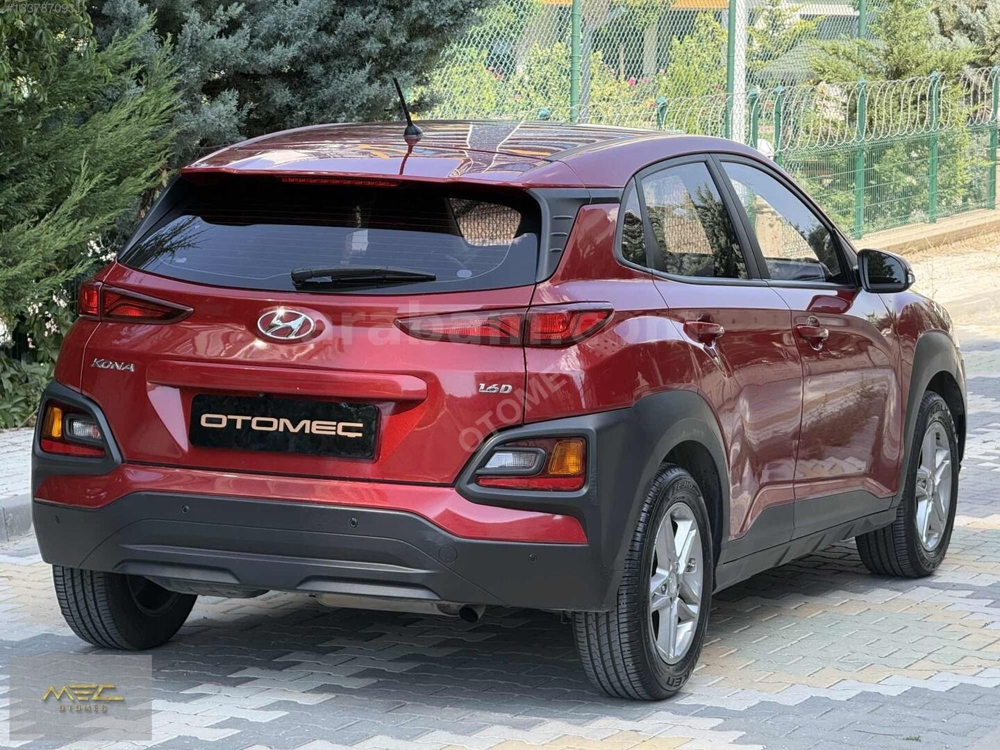 Galeriden Hyundai Kona 1.6 CRDI Style 2020 Model Ankara 165.000 km Kırmızı 6