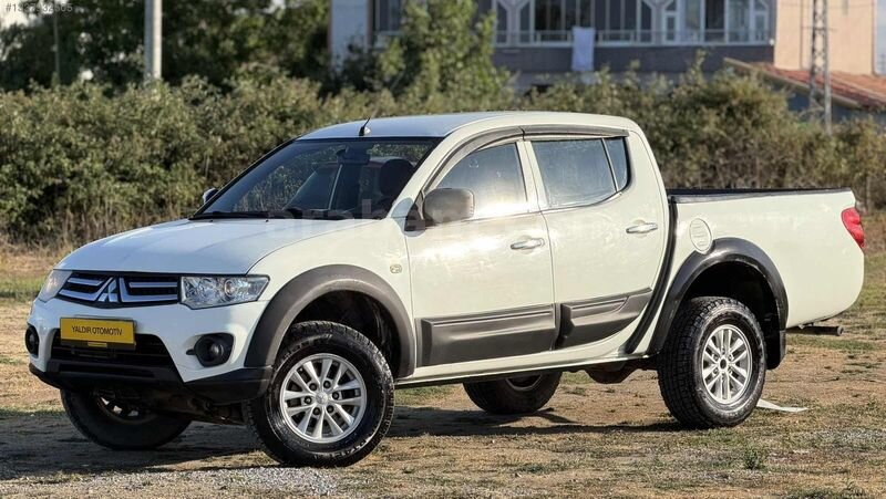 2014 model L200 DÜŞÜK KM NADİR BULUNAN TEMİZLİKTE 199.000KM