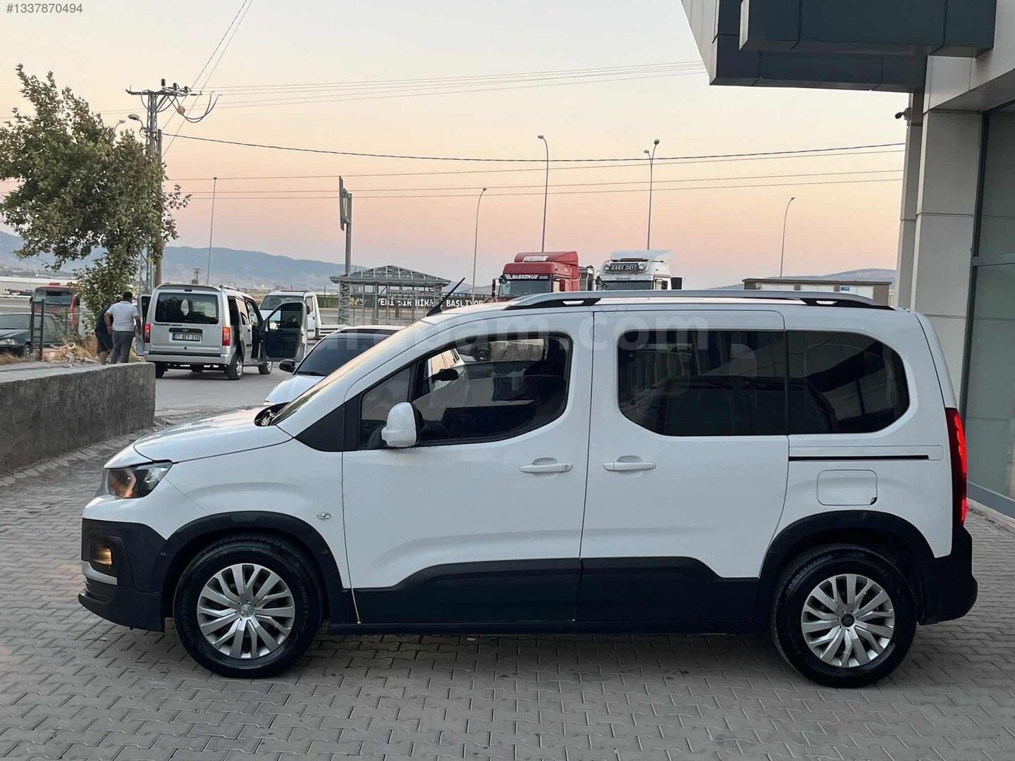 Galeriden Peugeot Rifter 1.5 BlueHDI Active 2019 Model Kahramanmaraş 205.000 km Beyaz 5