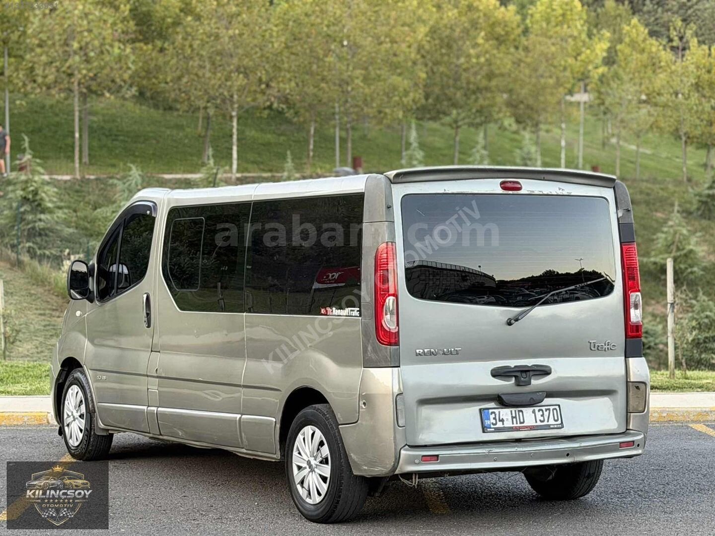 Galeriden Renault Trafic 2.0 DCI Grand Confort 2011 Model İstanbul 375.000 km Füme 7