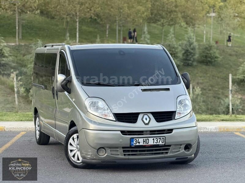 Galeriden Renault Trafic 2.0 DCI Grand Confort 2011 Model İstanbul 375.000 km Füme