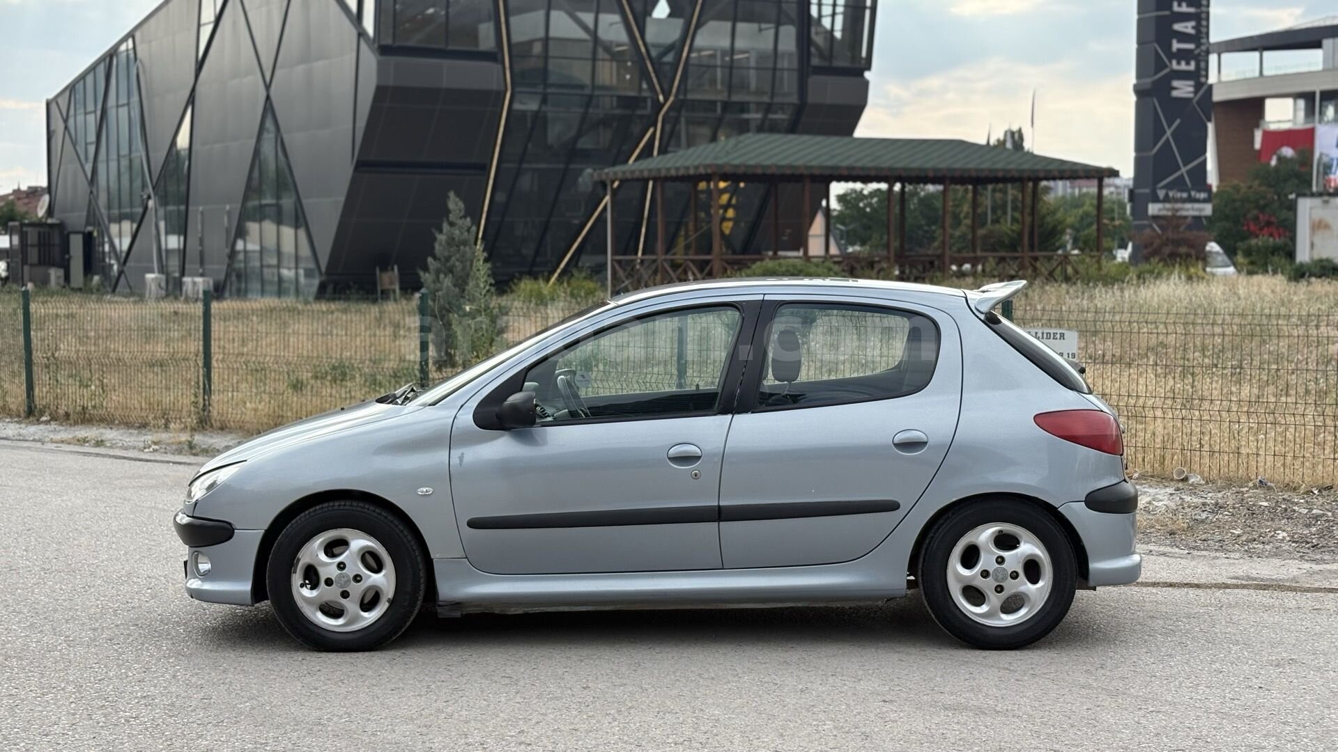 ÜÇEL - Peugeot 206 1.4 XR Otomatik 5