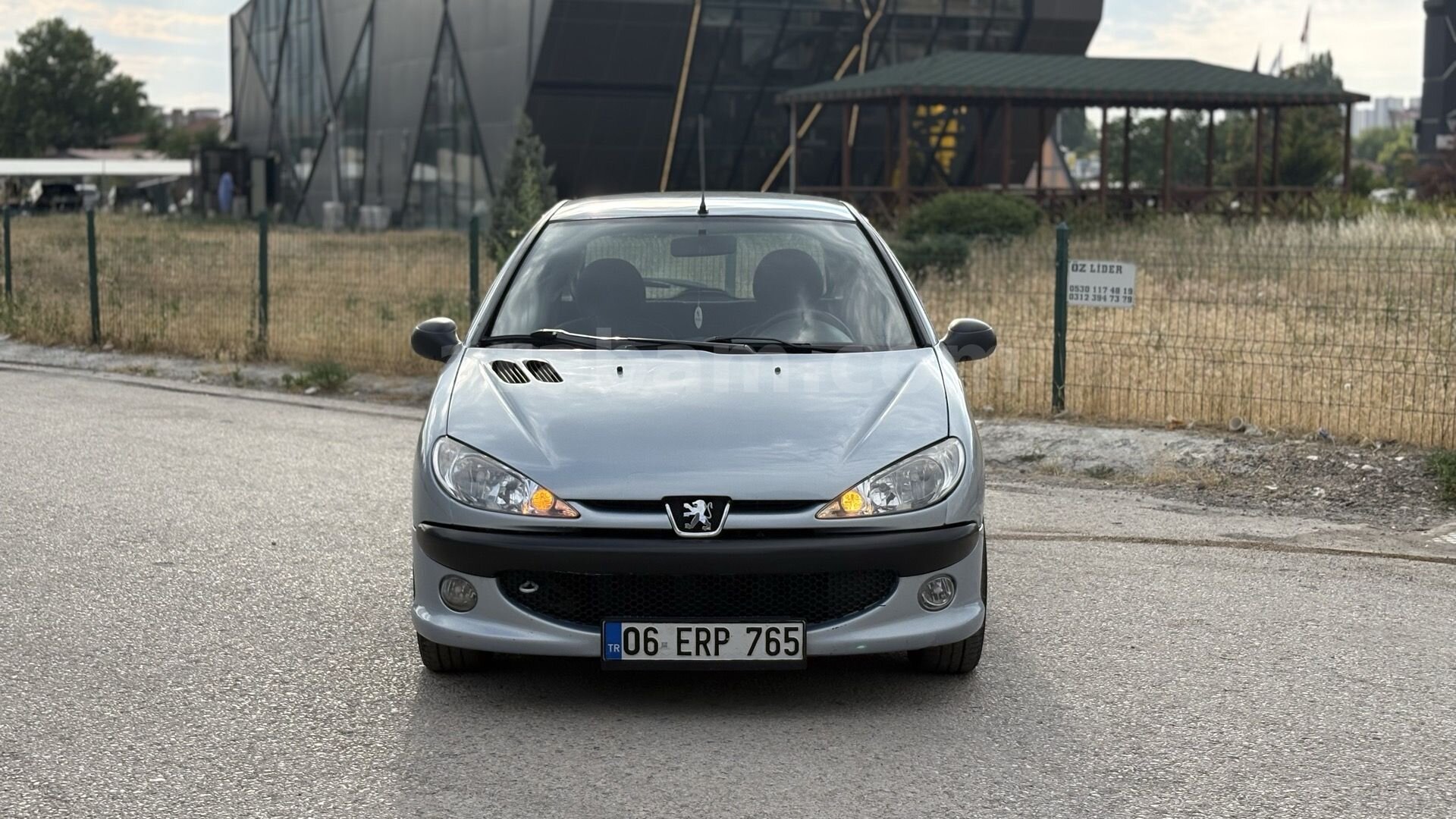 ÜÇEL - Peugeot 206 1.4 XR Otomatik 2