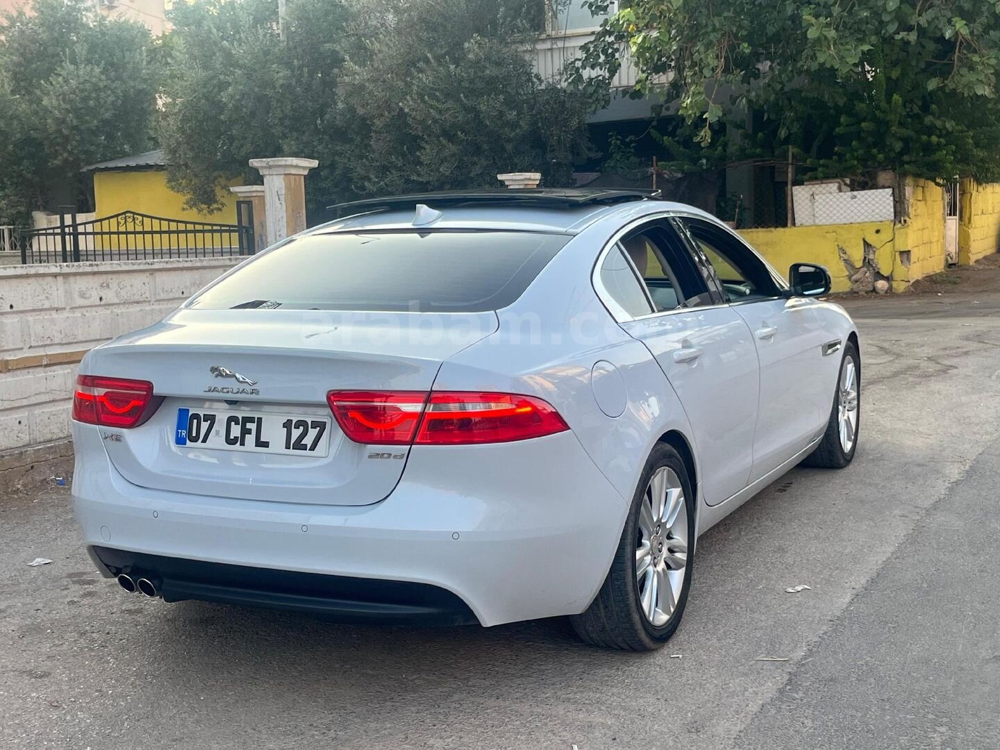 Sahibinden Jaguar XE 2.0 D Prestige Plus 2015 Model Antalya 175.000 km Beyaz 5