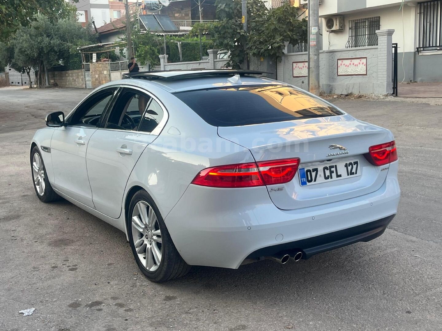 Sahibinden Jaguar XE 2.0 D Prestige Plus 2015 Model Antalya 175.000 km Beyaz 4