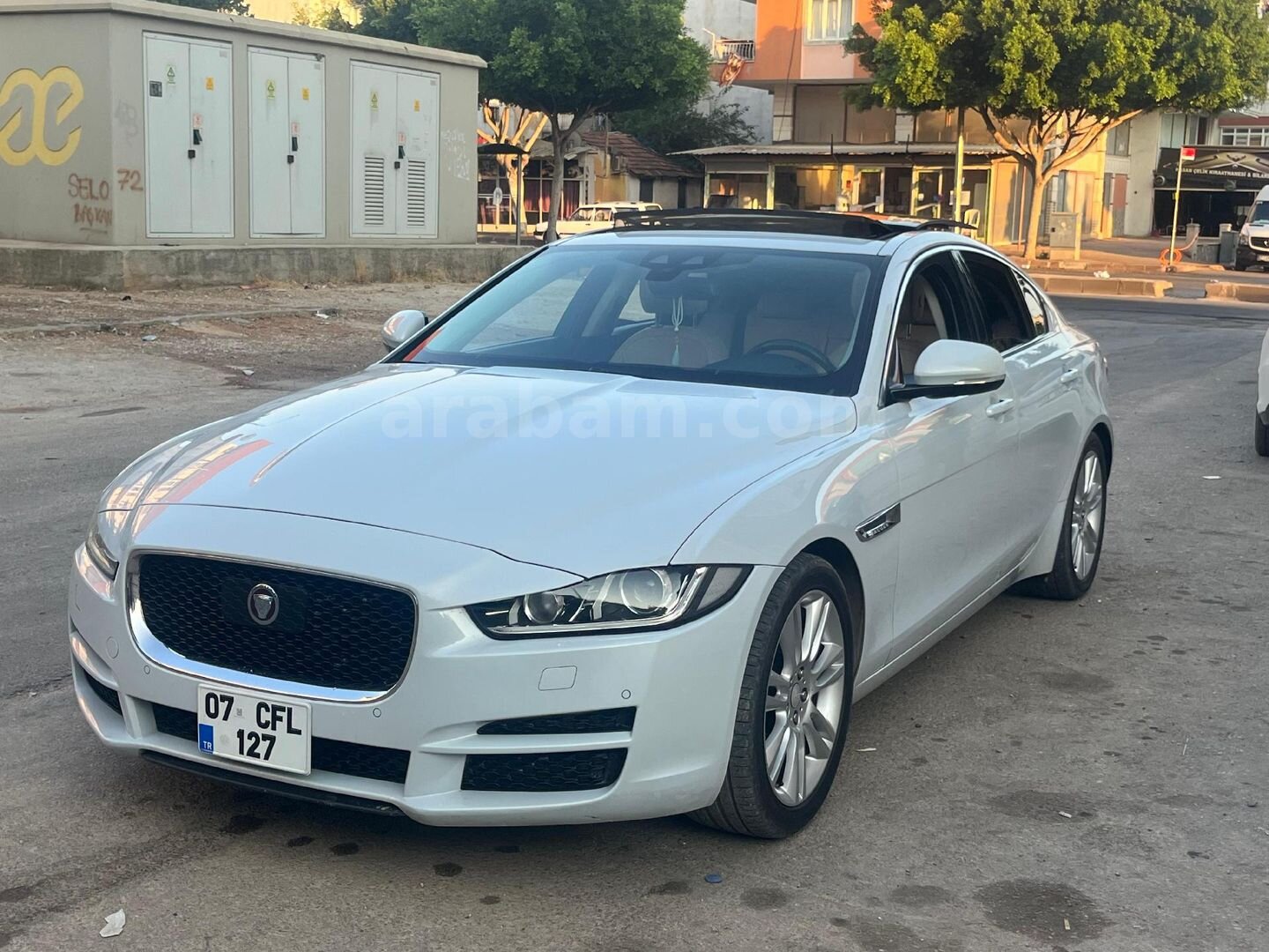 Sahibinden Jaguar XE 2.0 D Prestige Plus 2015 Model Antalya 175.000 km Beyaz 1