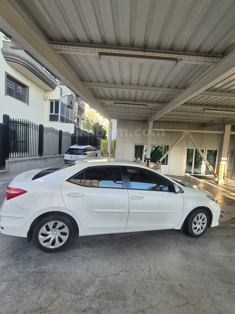 Sahibinden Toyota Corolla 1.33 Life 2015 Model Ankara 93.000 km Beyaz 3
