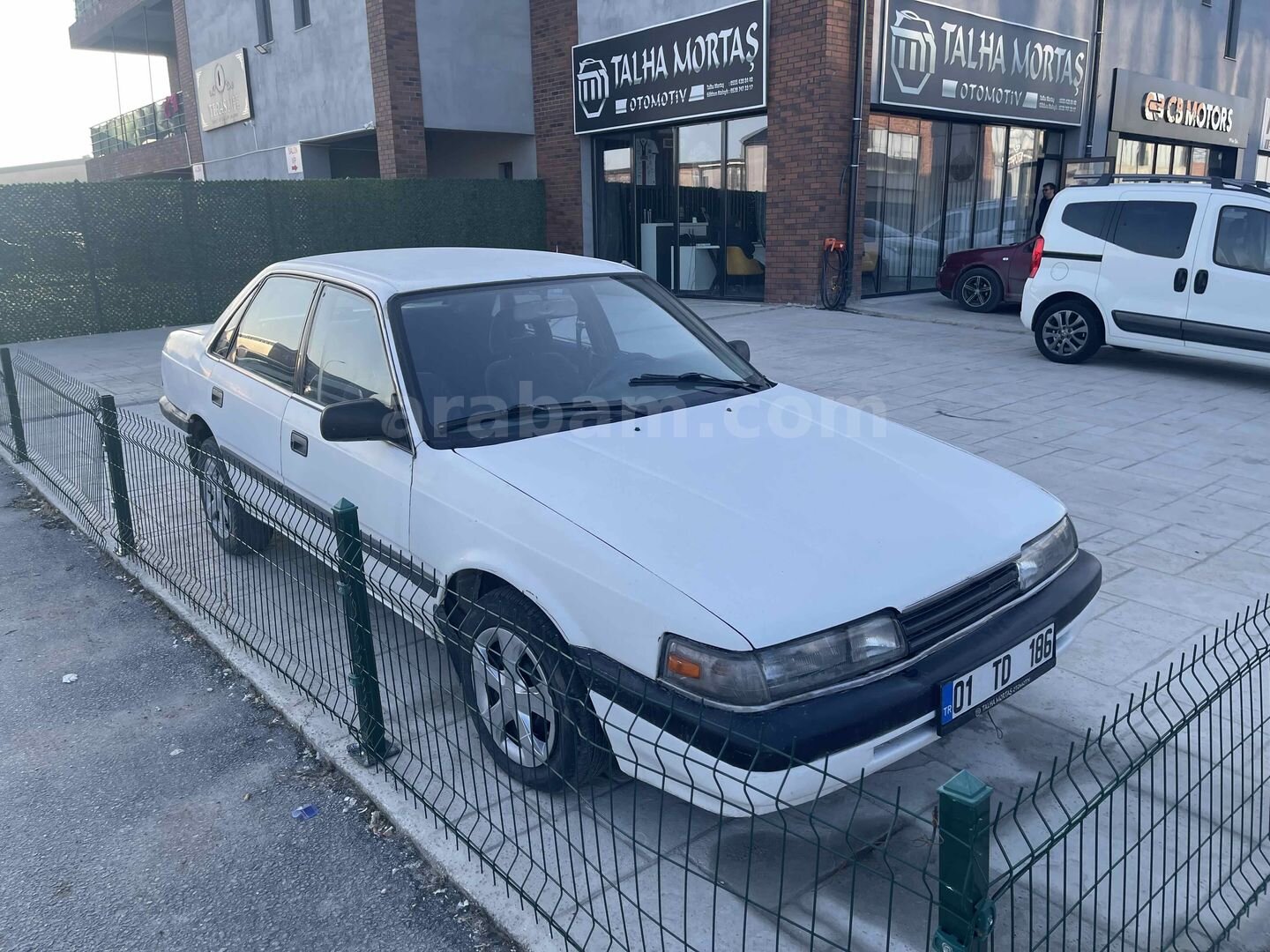 Galeriden Mazda 626 2.0 S 1990 Model Eskişehir 250.000 km Beyaz 2