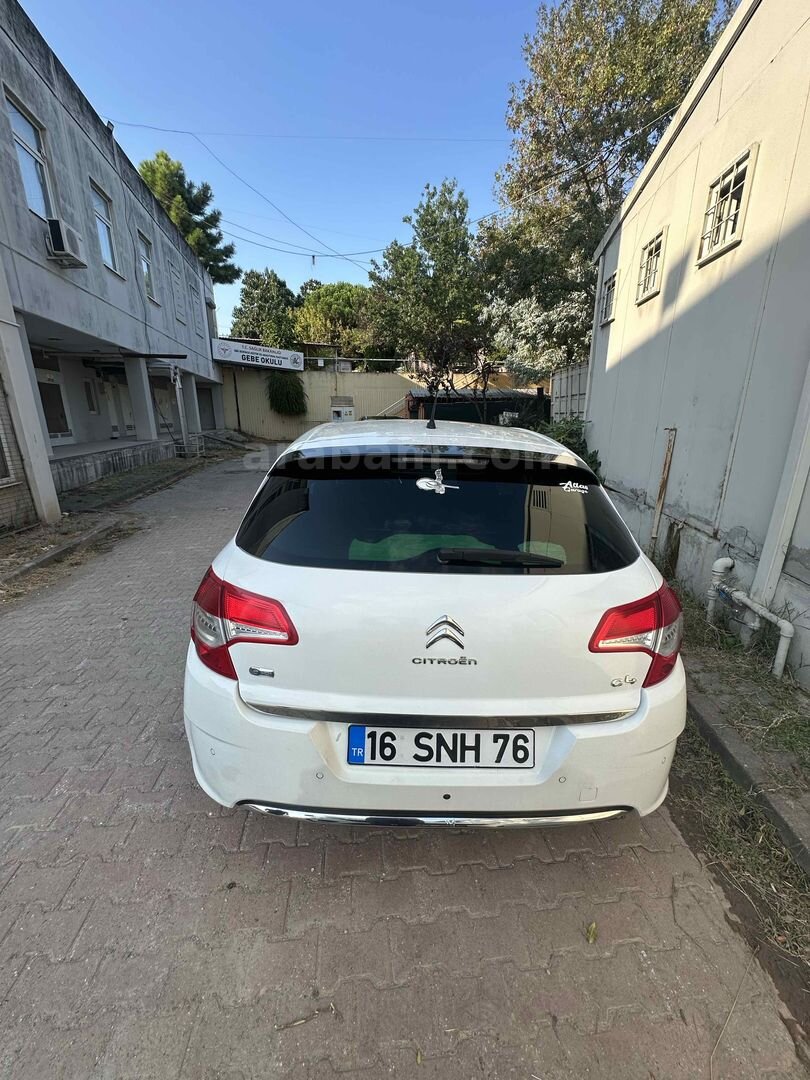 Sahibinden Citroen C4 1.6 e-HDi Confort Plus 2012 Model Kocaeli 203.000 km Beyaz 4