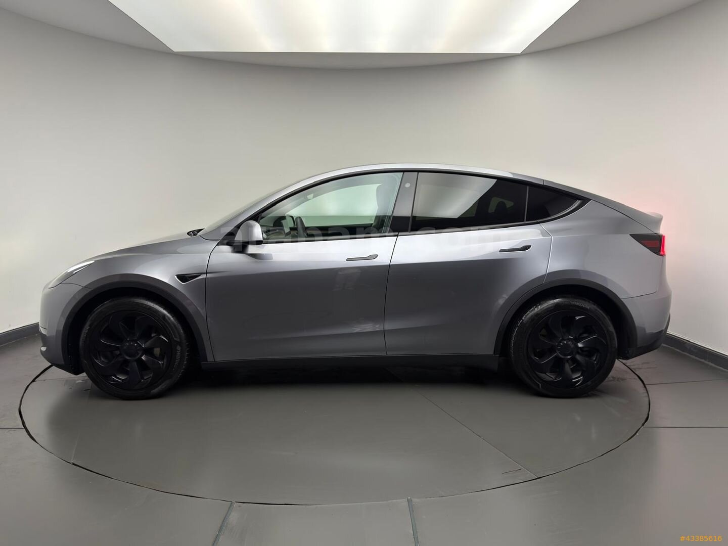 Galeriden Tesla Model Y Long Range AWD 2023 Model Eskişehir 26.060 km Gri 4