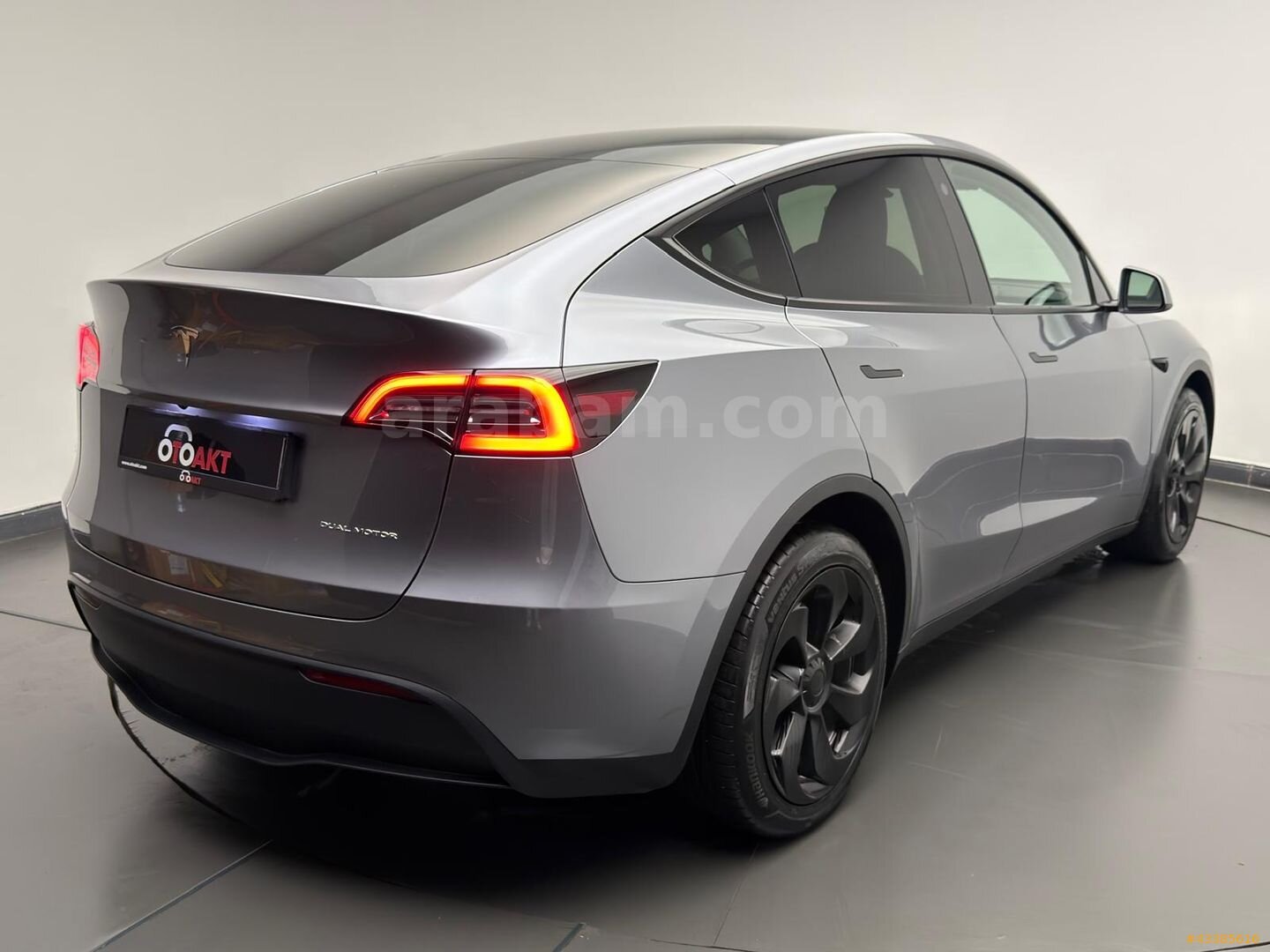Galeriden Tesla Model Y Long Range AWD 2023 Model Eskişehir 26.060 km Gri 7