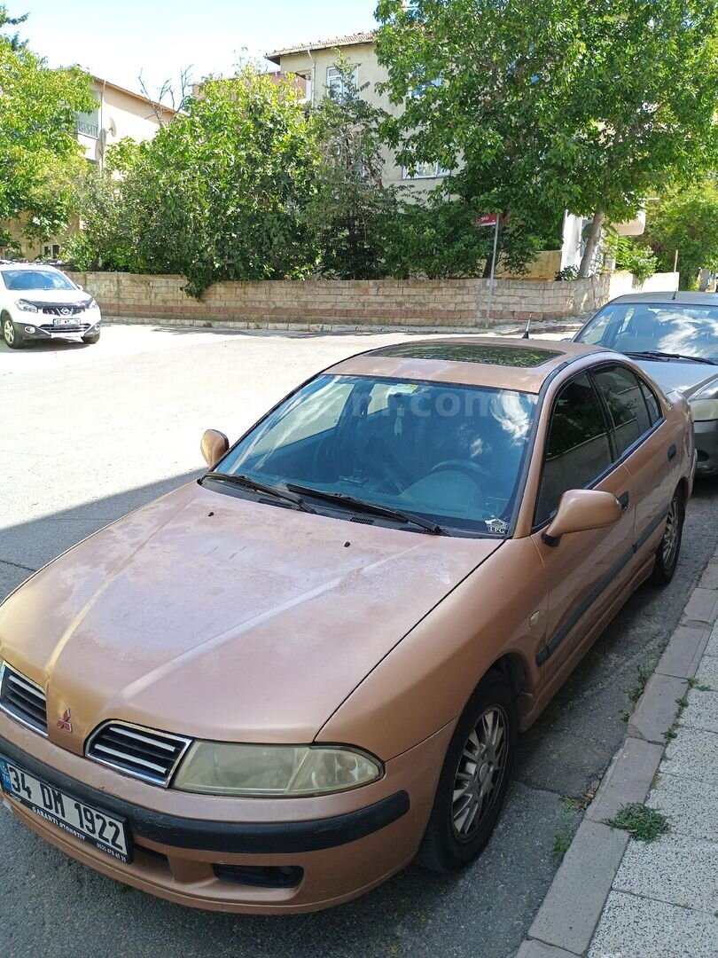 Sahibinden Mitsubishi Carisma 1.6 Avance 2001 Model İstanbul 248.000 km Altın 2
