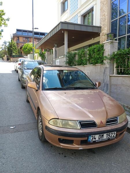Sahibinden Mitsubishi Carisma 1.6 Avance 2001 Model İstanbul 248.000 km Altın