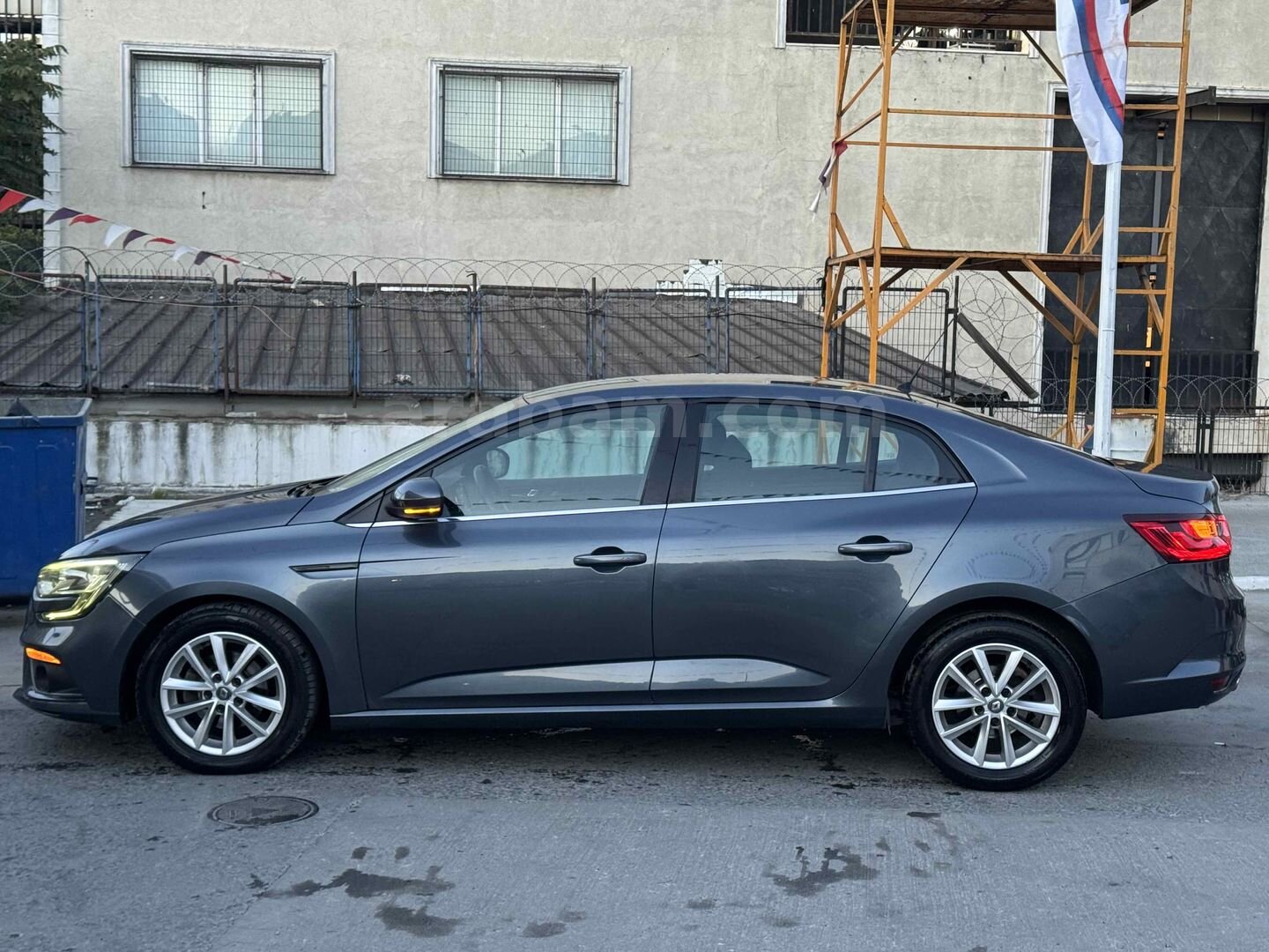 Sahibinden Renault Megane 1.5 dCi Touch 2016 Model İstanbul 130.000 km Füme 7
