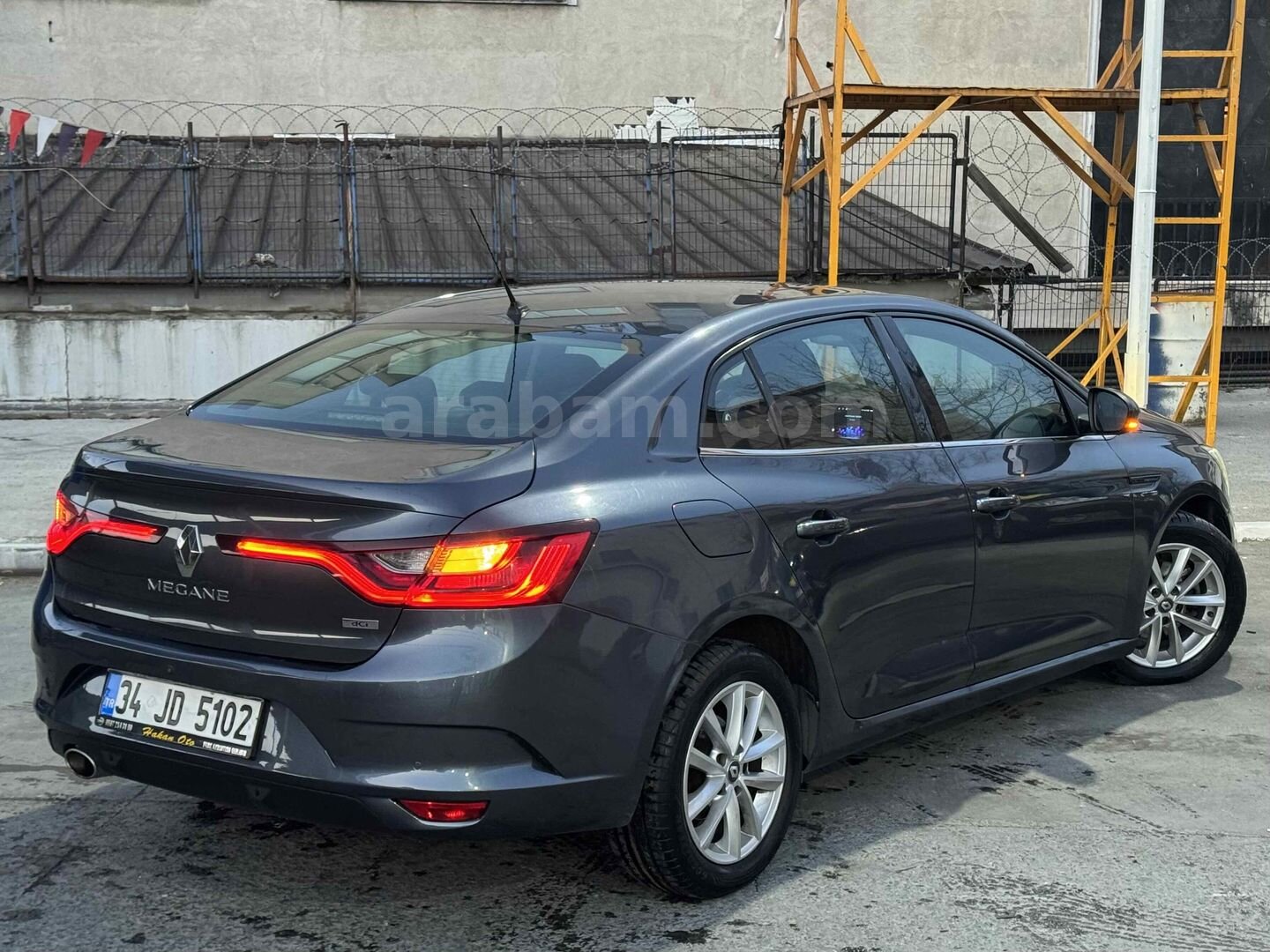 Sahibinden Renault Megane 1.5 dCi Touch 2016 Model İstanbul 130.000 km Füme 6