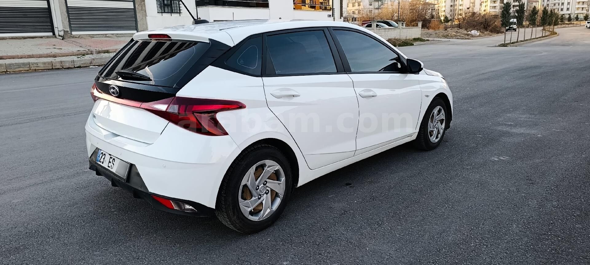 Sahibinden Hyundai i20 1.4 MPI Jump 2022 Model Elazığ 124.000 km Beyaz 6