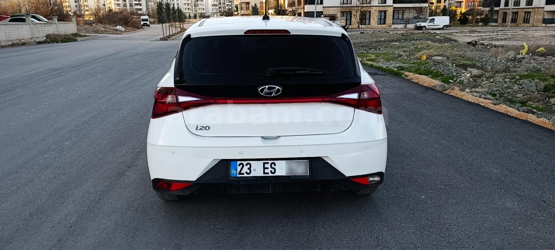 Sahibinden Hyundai i20 1.4 MPI Jump 2022 Model Elazığ 124.000 km Beyaz 7