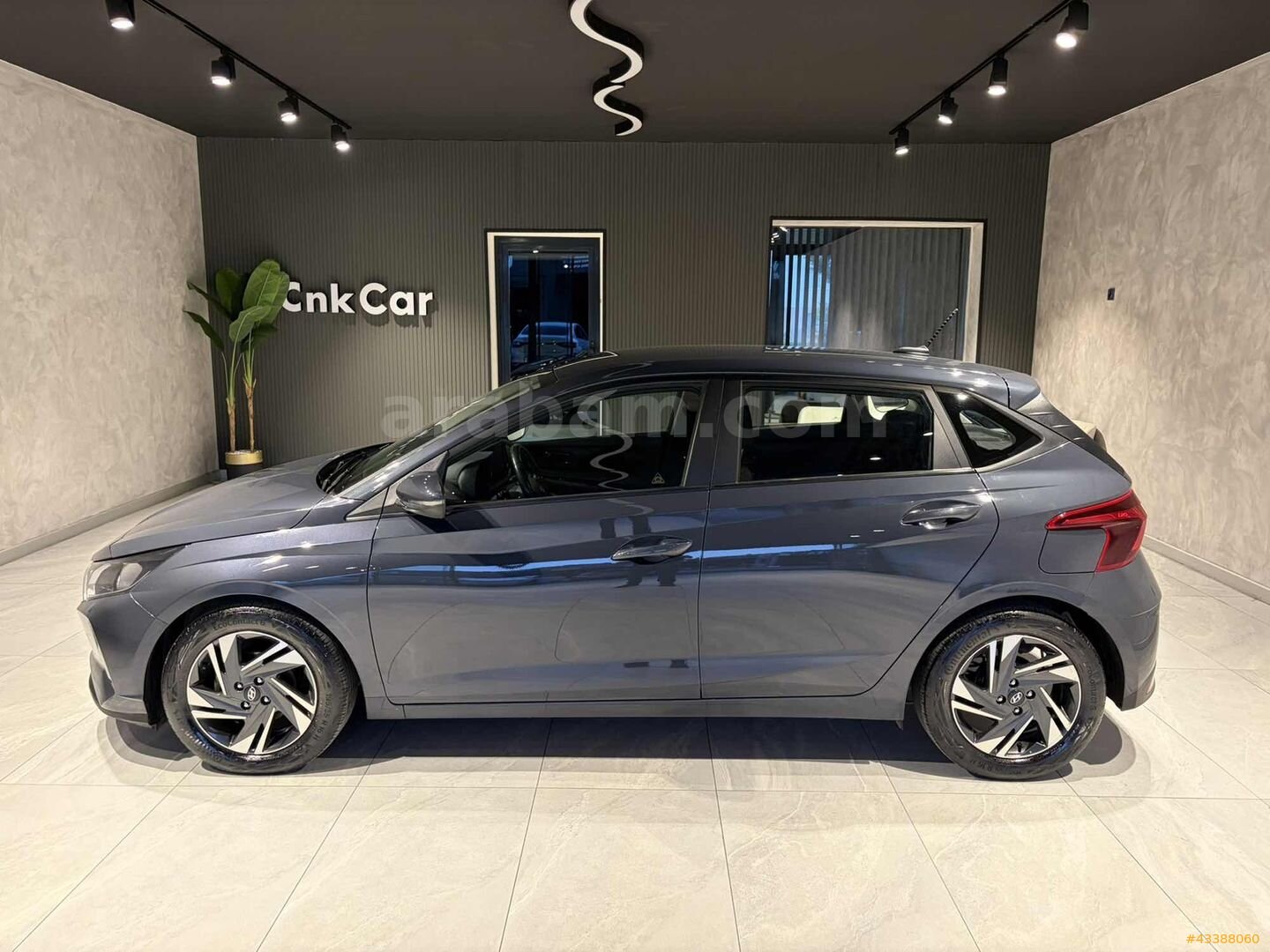 Galeriden Hyundai i20 1.4 MPI Style 2021 Model Bursa 116.000 km Gri 4