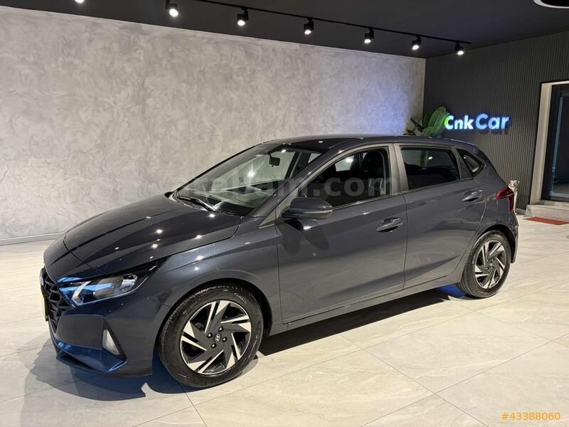 Galeriden Hyundai i20 1.4 MPI Style 2021 Model Bursa 116.000 km Gri