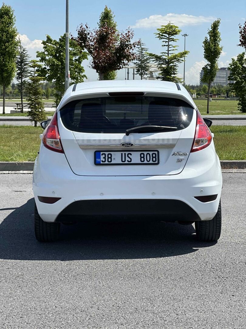 Sahibinden Ford Fiesta 1.5 TDCi Trend 2013 Model Kayseri 223.000 km Beyaz 4