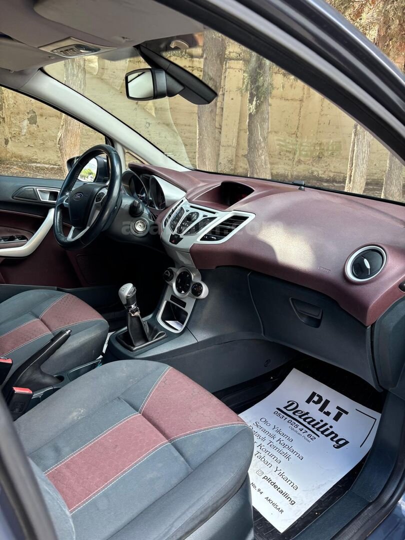 Sahibinden Ford Fiesta 1.4 TDCi Titanium 2012 Model Manisa 190.500 km Mavi 7