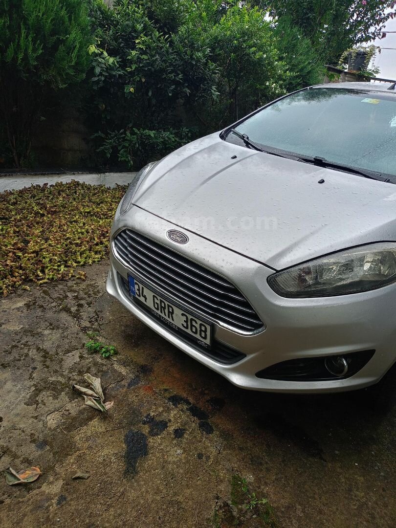 Sahibinden Ford Fiesta 1.5 TDCi Trend 2013 Model Sakarya 241.000 km Gri 5