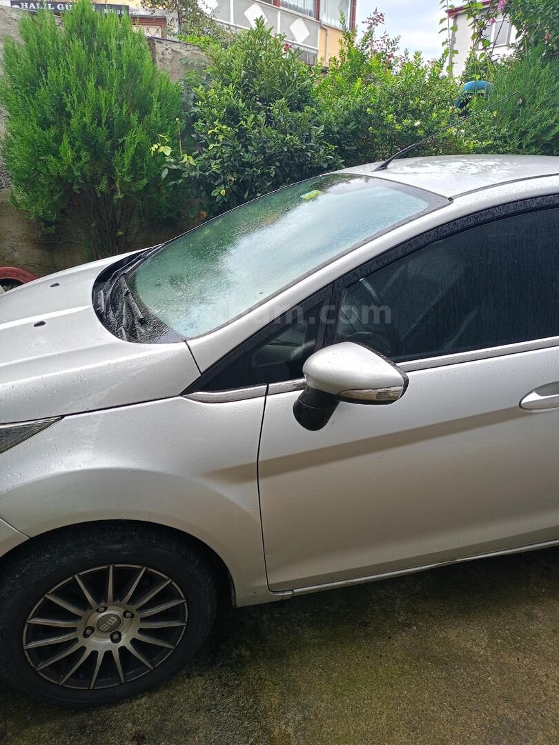 Sahibinden Ford Fiesta 1.5 TDCi Trend 2013 Model Sakarya 241.000 km Gri 7
