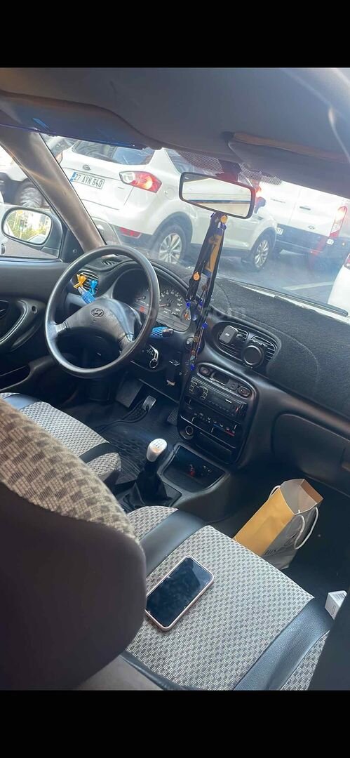 Sahibinden Hyundai Accent 1.3 LX 2000 Model İstanbul 246.000 km Gri 5