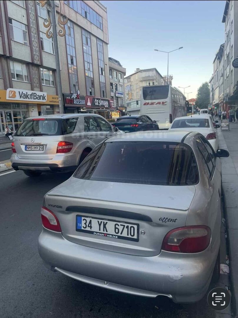 Sahibinden Hyundai Accent 1.3 LX 2000 Model İstanbul 246.000 km Gri 4
