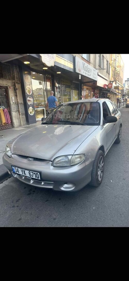 Sahibinden Hyundai Accent 1.3 LX 2000 Model İstanbul 246.000 km Gri 1