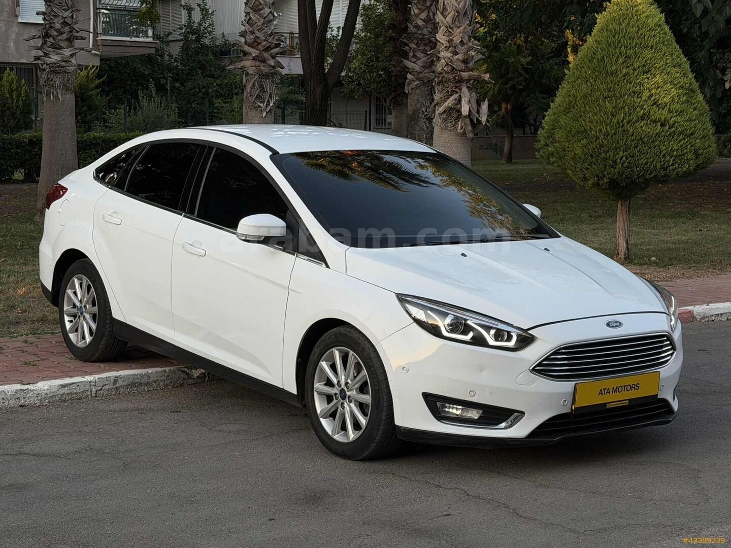 Galeriden Ford Focus 1.5 TDCi Titanium 2016 Model Antalya 230.000 km Beyaz 3