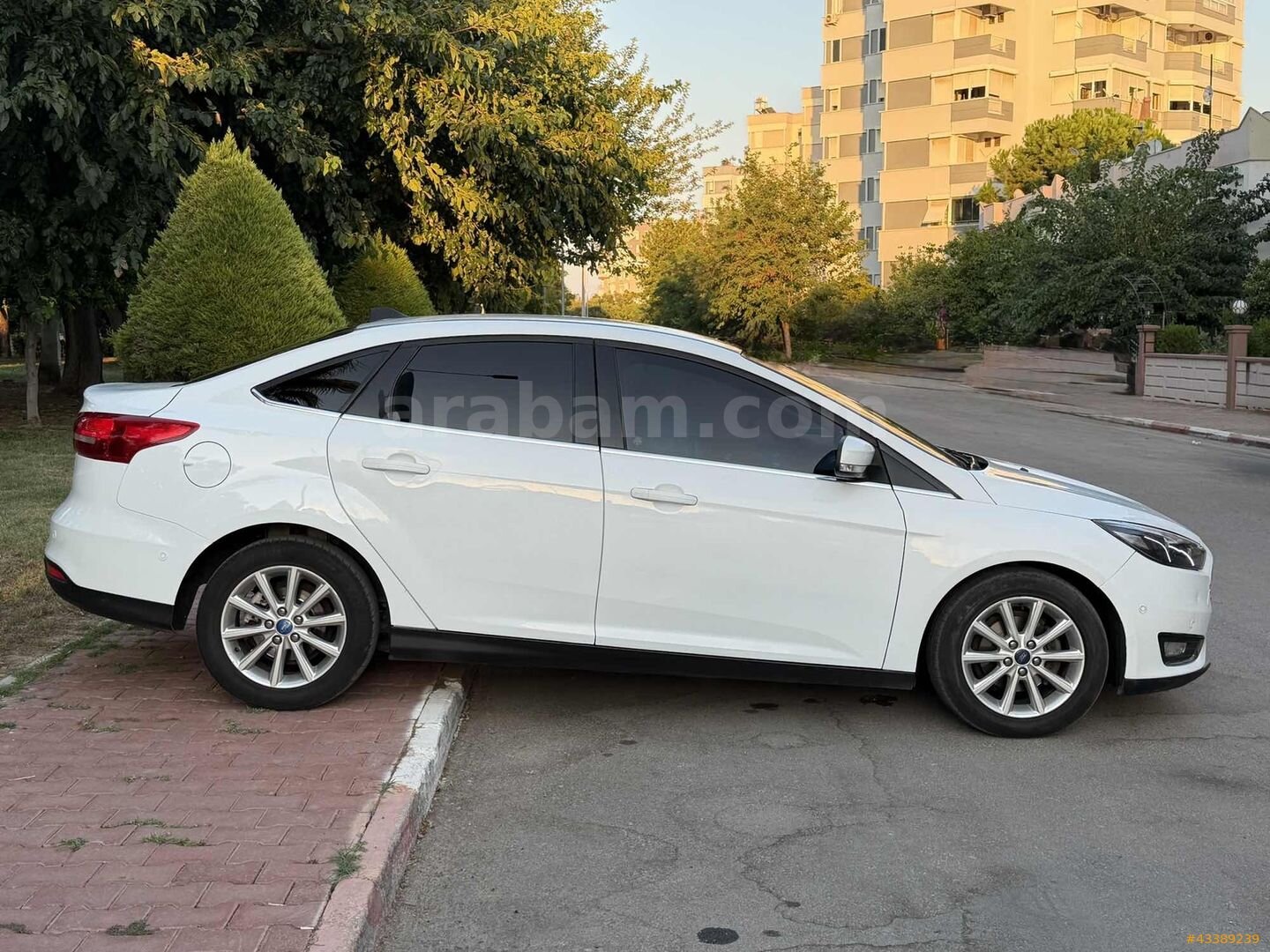 Galeriden Ford Focus 1.5 TDCi Titanium 2016 Model Antalya 230.000 km Beyaz 5