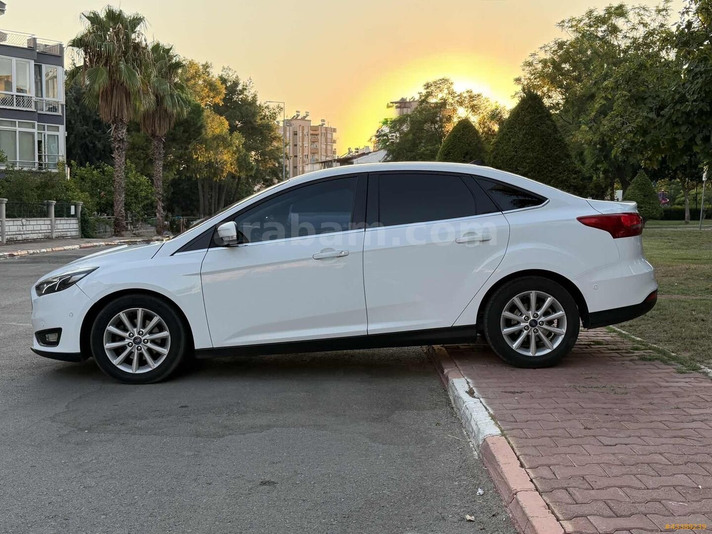 Galeriden Ford Focus 1.5 TDCi Titanium 2016 Model Antalya 230.000 km Beyaz 4