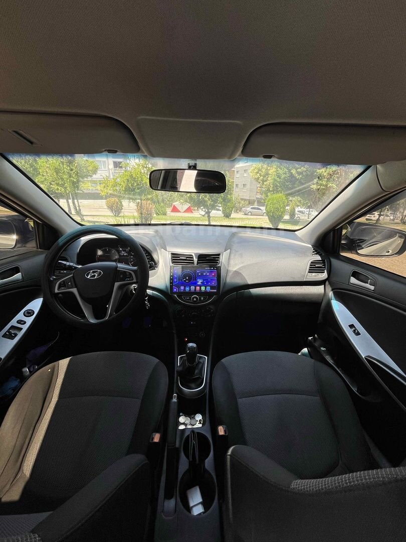 Sahibinden Hyundai Accent Blue 1.6 CRDI Biz 2014 Model İzmir 224.000 km Beyaz 5