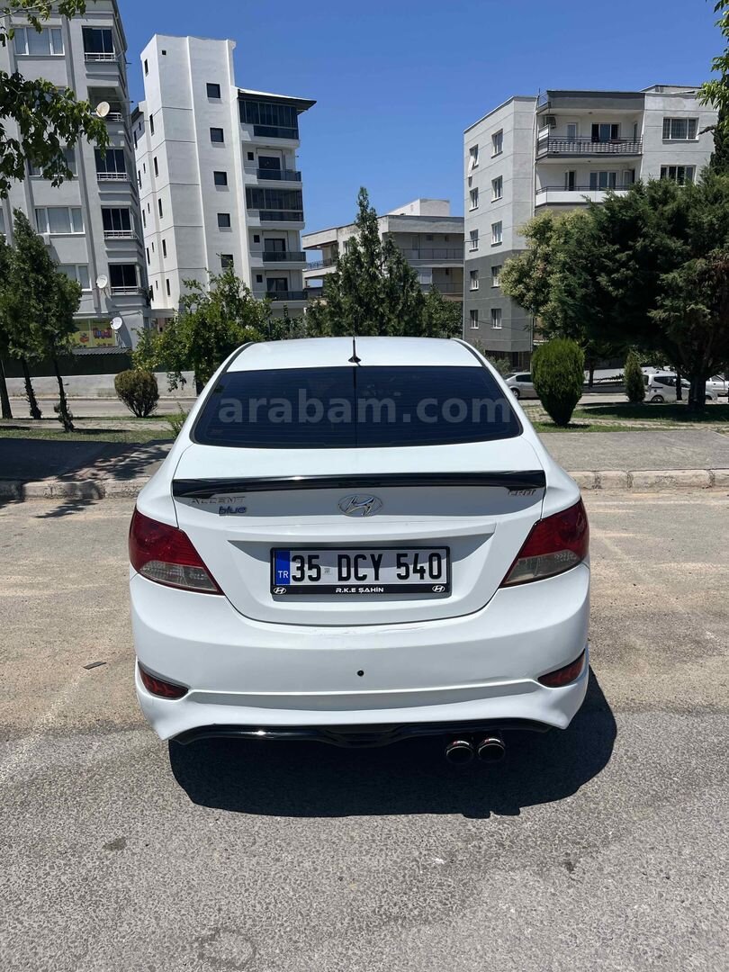 Sahibinden Hyundai Accent Blue 1.6 CRDI Biz 2014 Model İzmir 224.000 km Beyaz 4