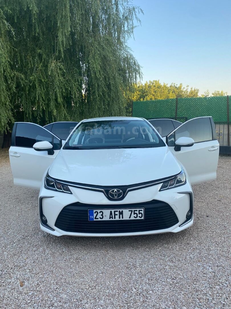 Sahibinden Toyota Corolla 1.5 Dream 2022 Model Elazığ 88.000 km Beyaz 5
