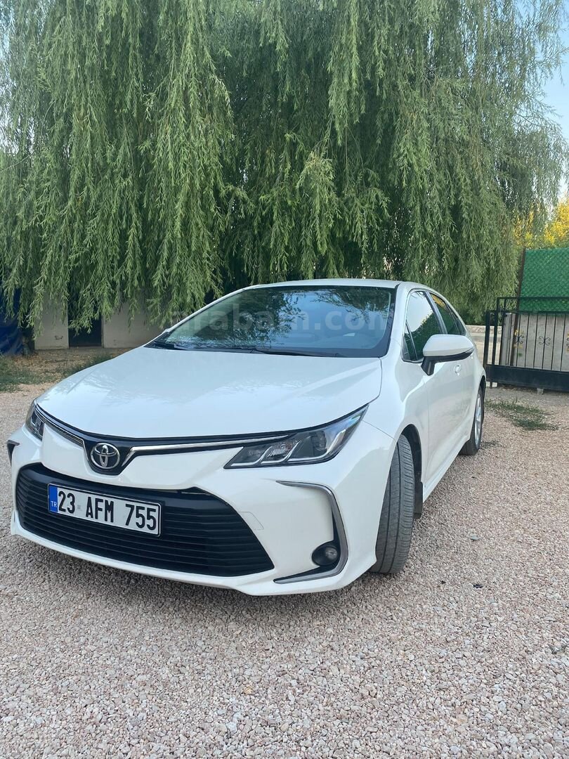Sahibinden Toyota Corolla 1.5 Dream 2022 Model Elazığ 88.000 km Beyaz 4