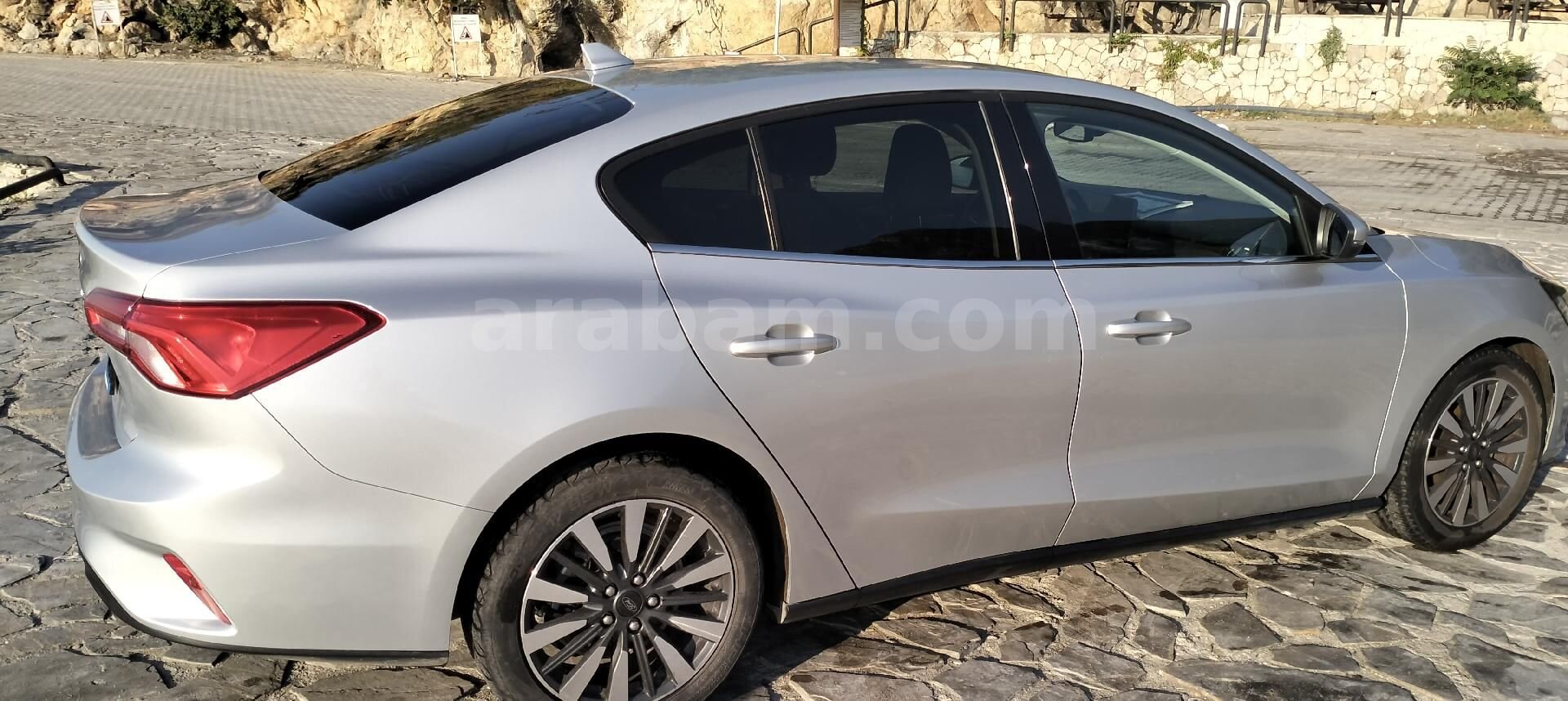 Sahibinden Ford Focus 1.0 EcoBoost Titanium Stil 2023 Model Antalya 50.750 km Gri (Gümüş) 4