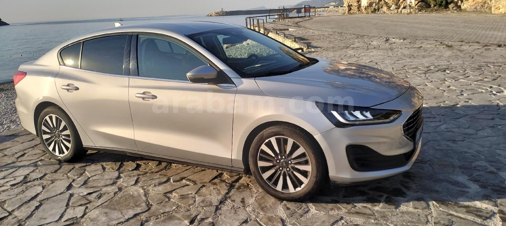 Sahibinden Ford Focus 1.0 EcoBoost Titanium Stil 2023 Model Antalya 50.750 km Gri (Gümüş) 3