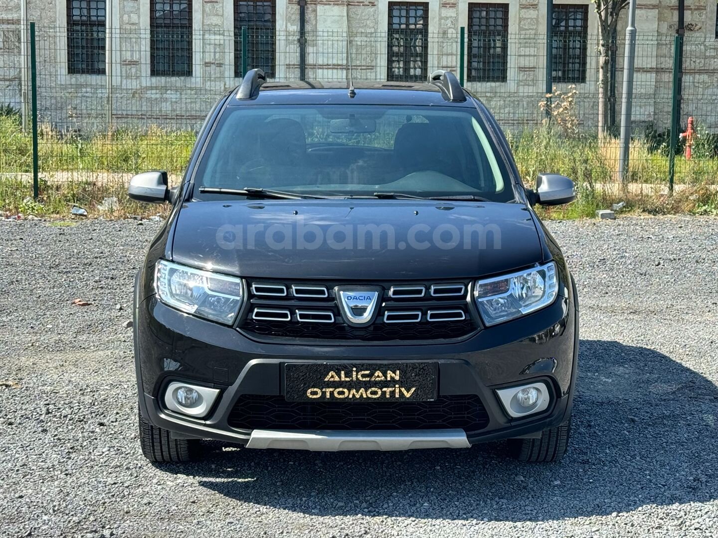 Galeriden Dacia Sandero 1.5 dCi Stepway 2017 Model İstanbul 140.000 km Füme 3