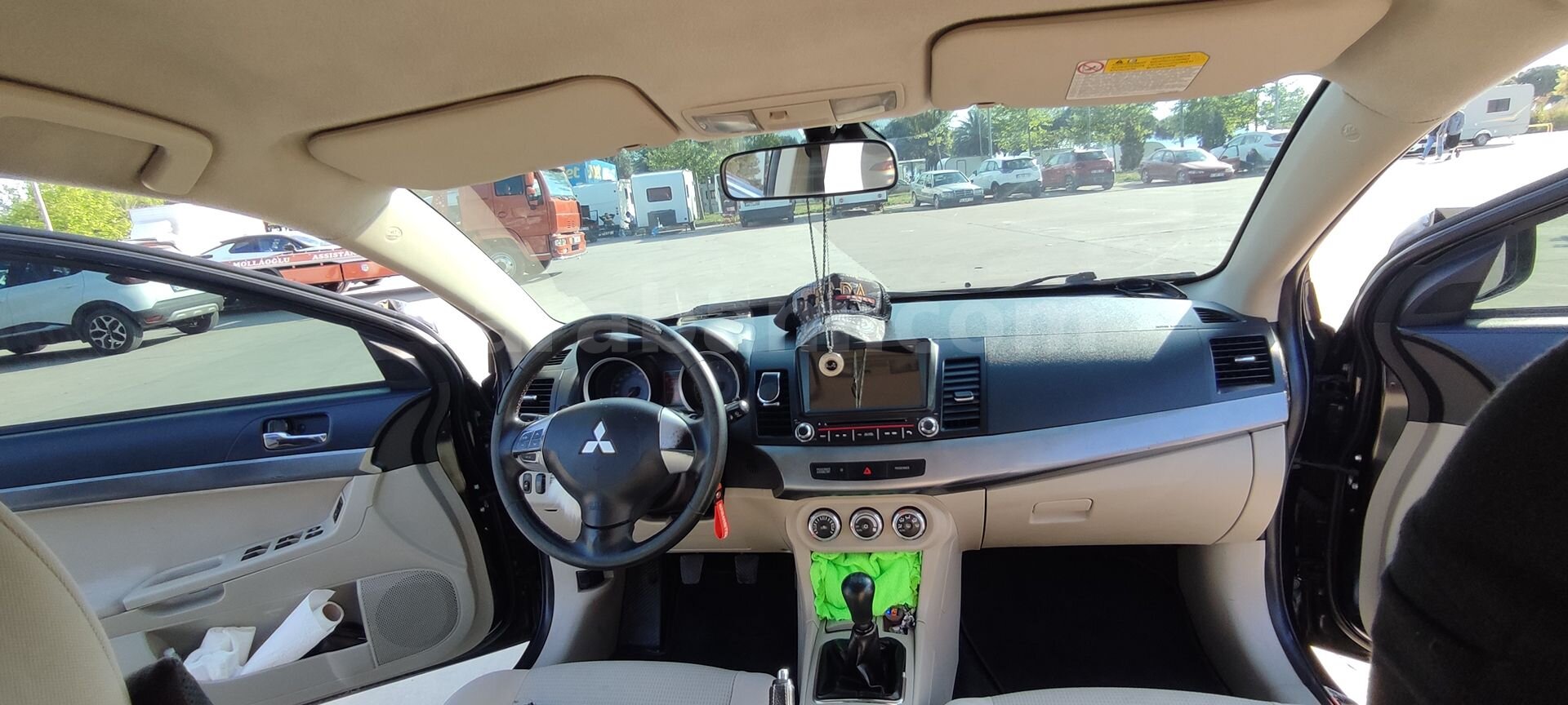 Sahibinden Mitsubishi Lancer 1.5 Invite 2010 Model İstanbul 265.000 km Siyah 2