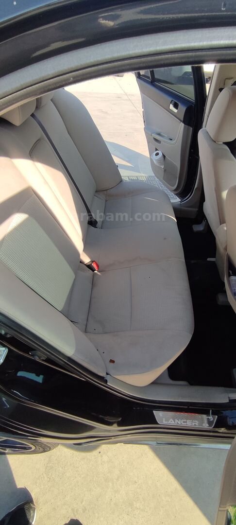 Sahibinden Mitsubishi Lancer 1.5 Invite 2010 Model İstanbul 265.000 km Siyah 3