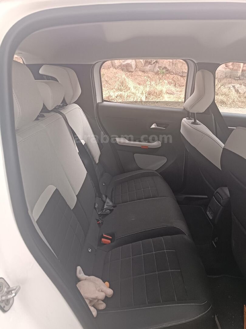 Sahibinden Citroen e-C3 Max 2025 Model Diyarbakır 11.500 km Beyaz 7